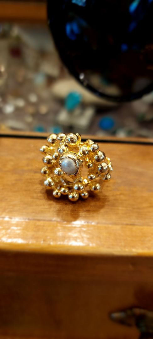 Επίχρυσα δαχτυλίδια με μαργαριτάρια (fresh water pearls)