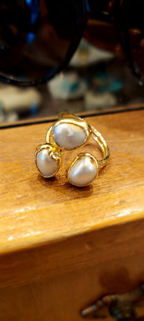 Επίχρυσα δαχτυλίδια με μαργαριτάρια (fresh water pearls)
